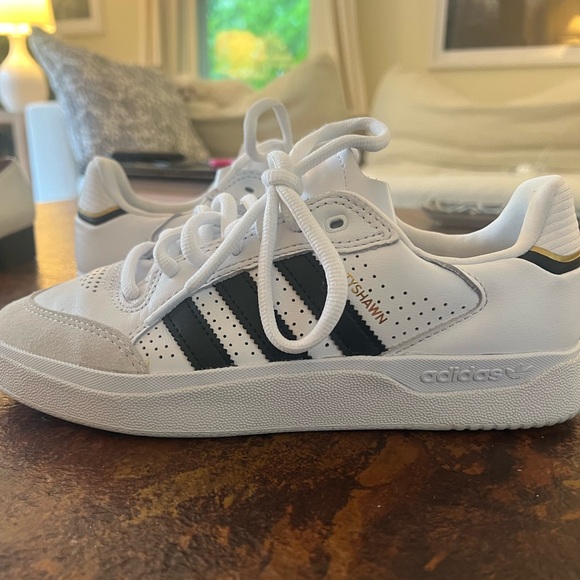 Adidas Tyshawn Low sneakers (new) - Picture 2 of 7